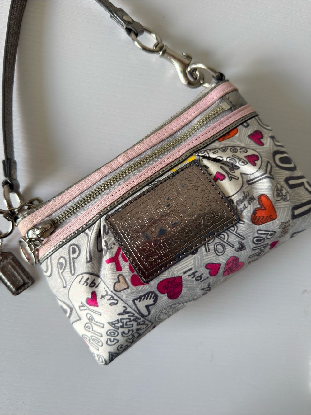 Coach Poppy Graffiti Heart Print Mini ShoulderBag– Silver Pink Multi - Picture 3 of 7
